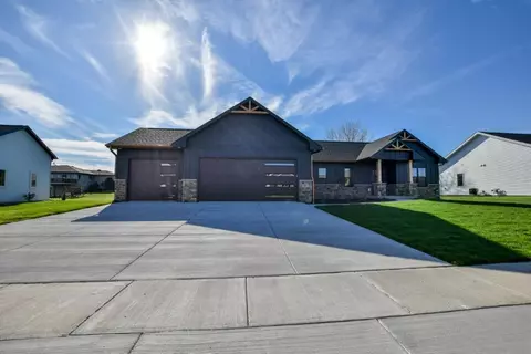 1921 Grieg Dr, Mount Horeb, WI 53572