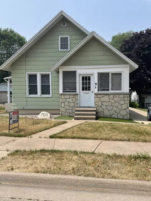 305 S Prairie St, Prairie Du Chien, WI 53821