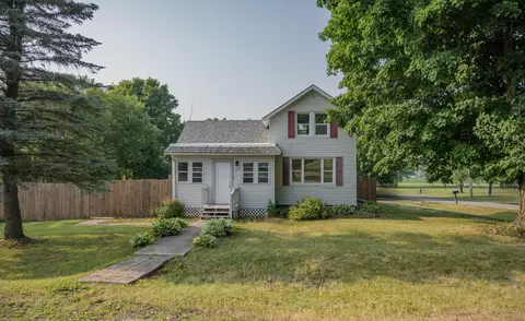 315 North St, Cazenovia, WI 53924