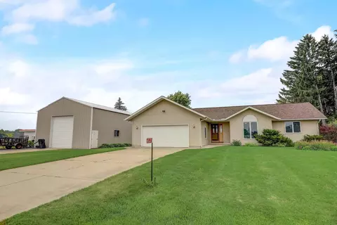 N5647 Knutson Road, Pardeeville, WI 53954
