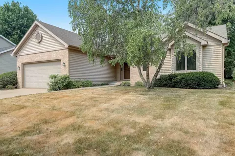 3408 Country Grove Dr, Madison, WI 53719