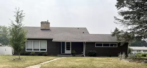 36 Campus Ln, Janesville, WI 53545