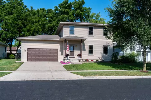 720 Bluestem Ct, Sun Prairie, WI 53590