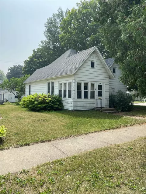 134 S Michigan St, Prairie Du Chien, WI 53821