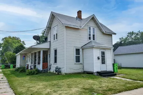 627 E Main St, Waupun, WI 53963