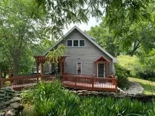 N8829 Badger Road, Blanchardville, WI 53516