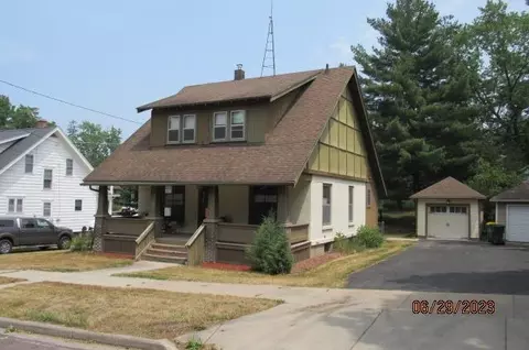 636 N Park St, Reedsburg, WI 53959
