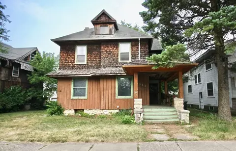 811 Bluff St, Beloit, WI 53511