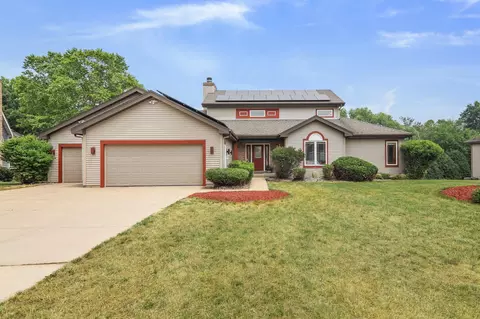 5838 Persimmon Dr, Fitchburg, WI 53711