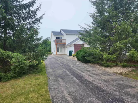 10450 Metalmark Ln, Roscoe, IL 61073