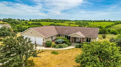 w5339 Windmill Ridge Road, New Glarus, WI 53574