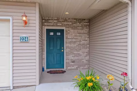 224 Alpine Meadows Cir, Oregon, WI 53575