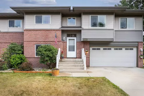 523 Progress Dr, Cottage Grove, WI 53527