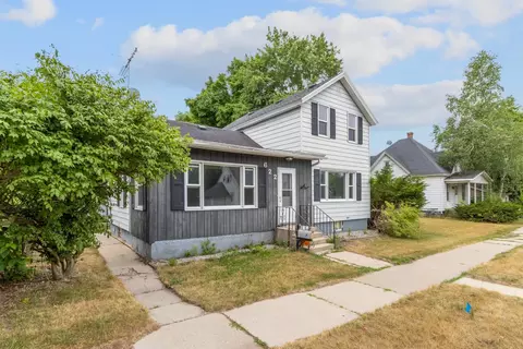 622 W Cook St, Portage, WI 53901