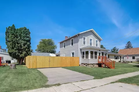202 East St, Clinton, WI 53525