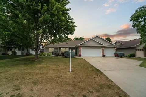 4115 Sandstone Dr, Janesville, WI 53546