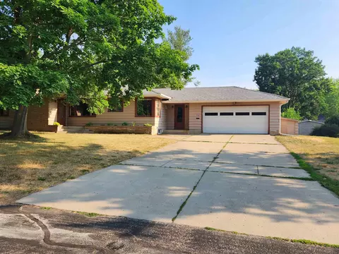 830 Garfield St, Stoughton, WI 53589
