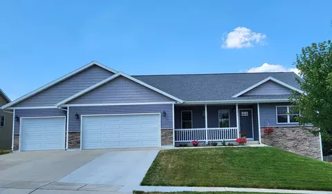 1270 Fieldcrest Dr, Edgerton, WI 53534