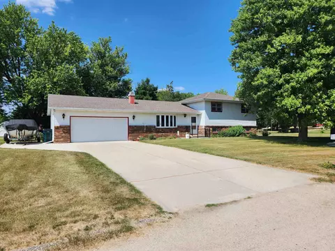 10651 N Hillside Row, Edgerton, WI 53534
