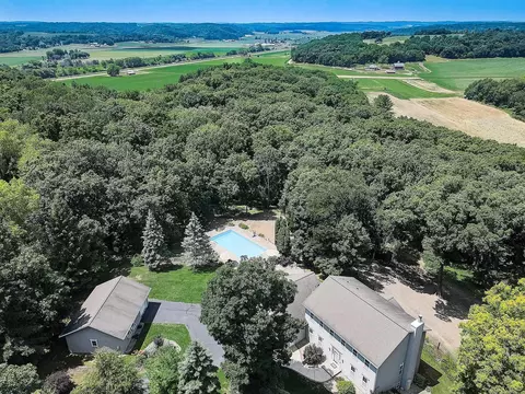 4909 Scherbel Rd, Black Earth, WI 53515