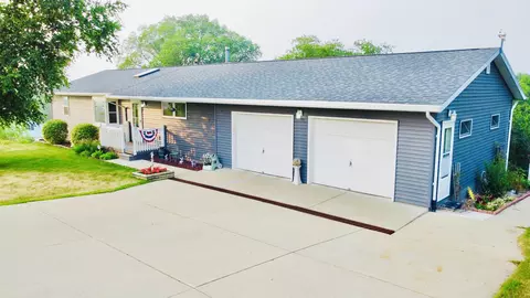 546 E Dale St, Browntown, WI 53522