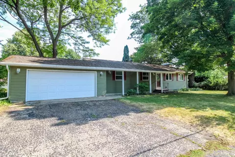 402 Terrace St, Cambridge, WI 53523