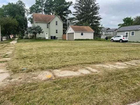220 S Franklin St, Janesville, WI 53548