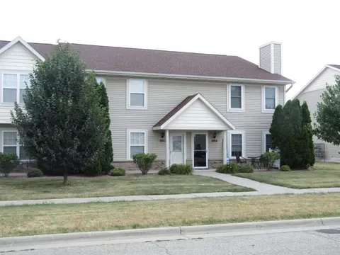 2855 Holiday Dr #8, Janesville, WI 53545