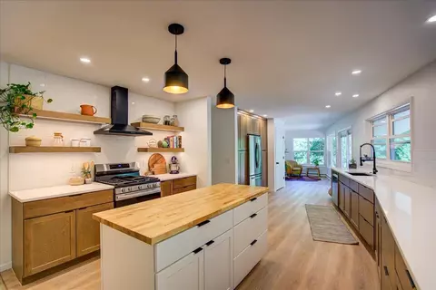 1601 Sunfield St, Madison, WI 53704