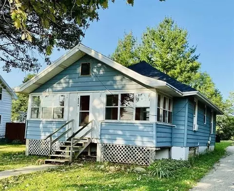1826 Shore Dr, Beloit, WI 53511