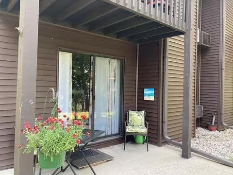 1 Maple Trl, Wisconsin Dells, WI 53965
