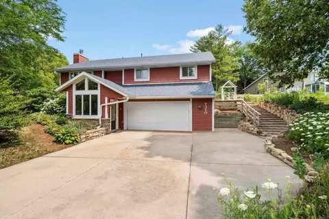 7310 Friendship Ln, Middleton, WI 53562