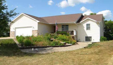 n9384 Wood Duck Circle, Belleville, WI 53508