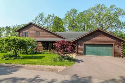 w9067 Lakeview Drive, Cambridge, WI 53523