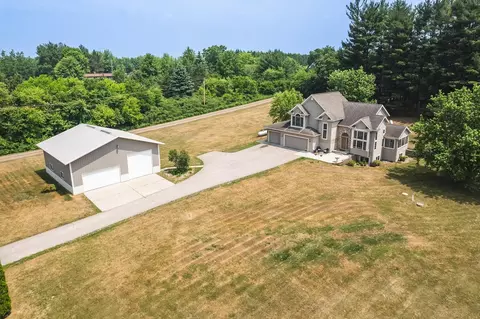 s1372 Town Hall Road, Lyndon Station, WI 53944