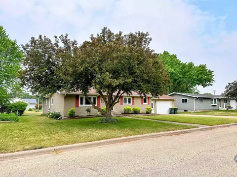 219 S State St, Prairie Du Chien, WI 53821