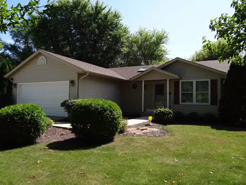 1543 Lasalle Ct, Janesville, WI 53546