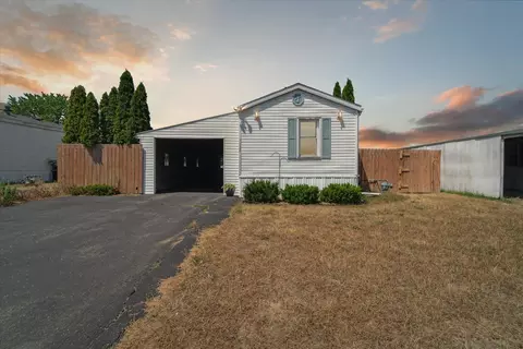 1132 Amber Ln, Janesville, WI 53546