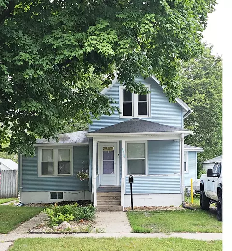 828 Mckinley Ave, Beloit, WI 53511