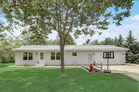 121 N Miller St, Oxford, WI 53952