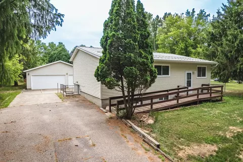 s1182 East Redstone Drive, La Valle, WI 53941