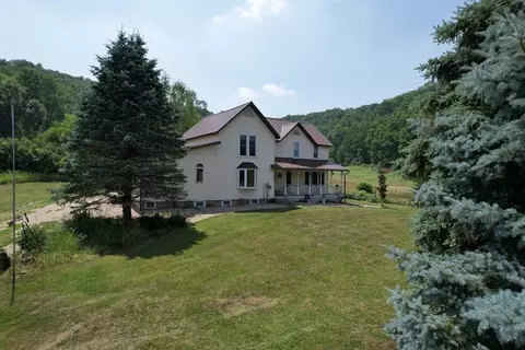 18201 Niagara Ave, Norwalk, WI 54648