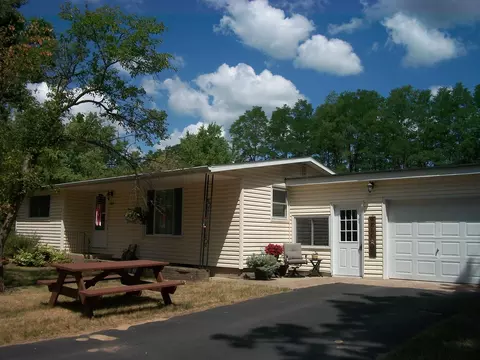 704 Maple St, Necedah, WI 54646