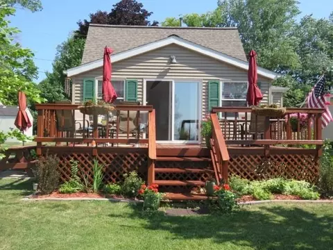 w10339 Shorecrest Drive, Fox Lake, WI 53933