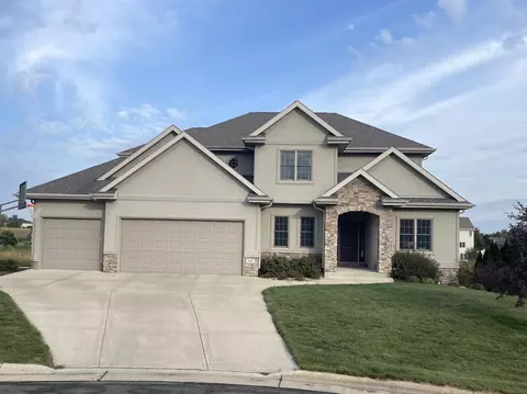906 Conservancy Ct, Cottage Grove, WI 53527