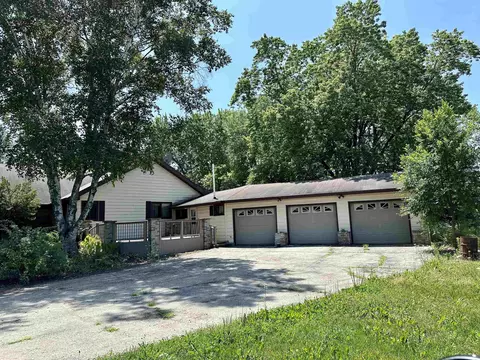 1343 Starr School Rd, Stoughton, WI 53589