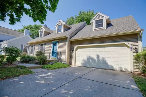 22 Oak Glen Ct, Madison, WI 53717