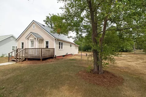 18680 S Wisconsin Ave, Muscoda, WI 53573