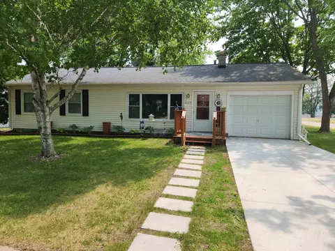 625 Prairie Ave, Baraboo, WI 53913