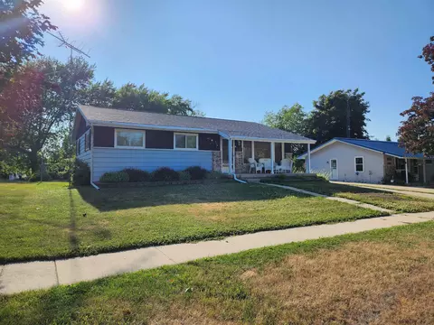 218 S West St, Waupun, WI 53963